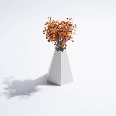 VOLCANO VASE – WHITE